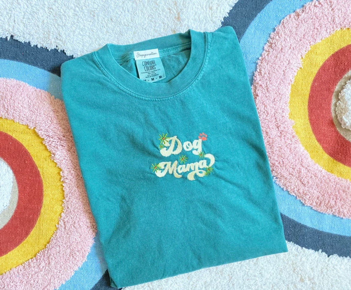 DOG MOM FLOWER T-SHIRT